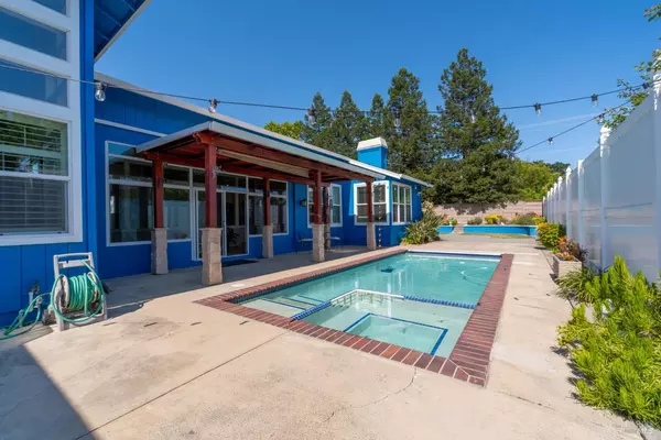 2134 Nyla PL, Santa Rosa, CA 95401