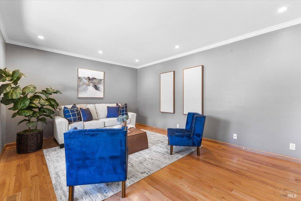 Santa Rosa, CA 95405,4305 Leafwood CIR W