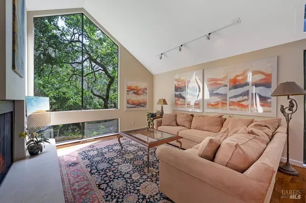 Santa Rosa, CA 95409,827 Wild Oak DR