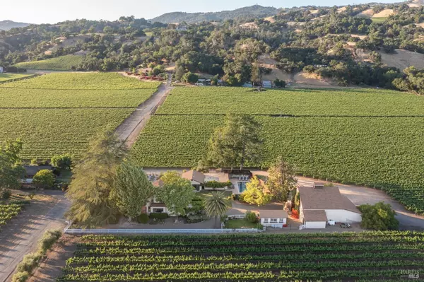 1499 Moody LN, Geyserville, CA 95441