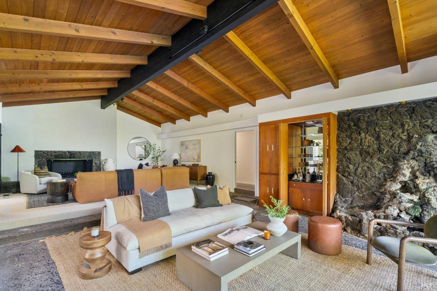 Kentfield, CA 94904,1 Rosebank LN