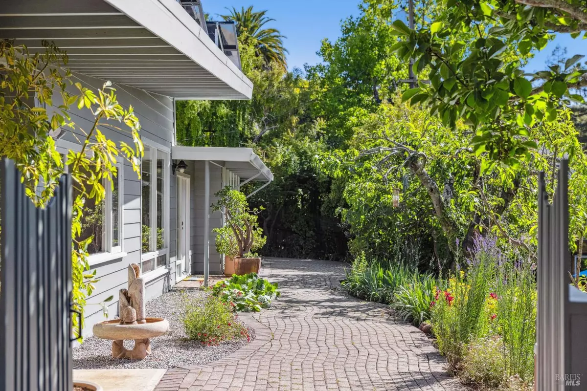 San Rafael, CA 94901,35 Saint Francis LN