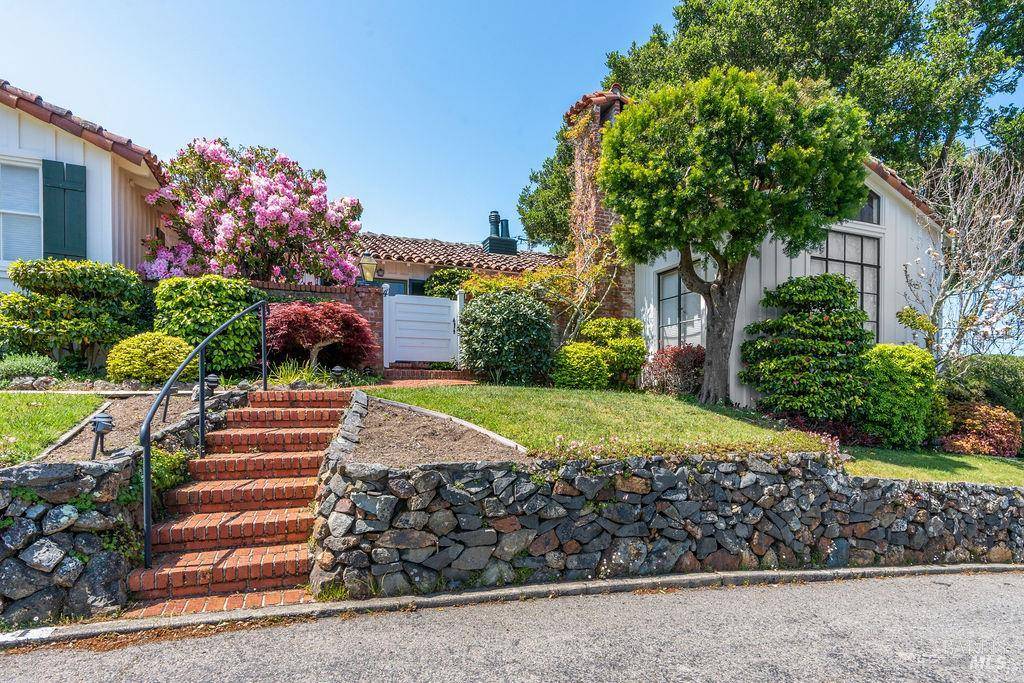 Sausalito, CA 94965,4 Cloud View CIR
