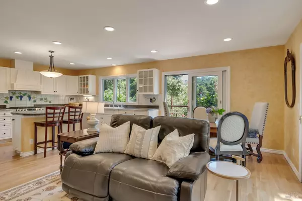 Glen Ellen, CA 95442,4215 Wake Robin DR