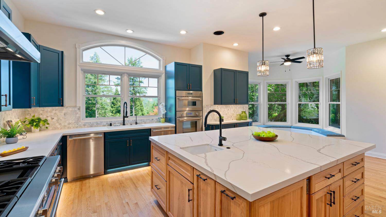 Santa Rosa, CA 95404,1362 Manzanita CT