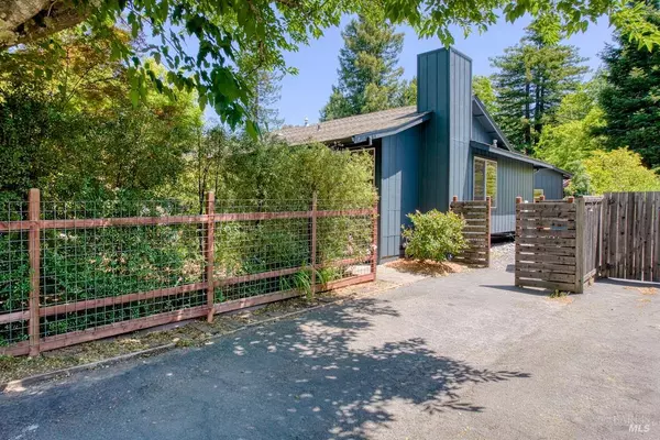 Graton, CA 95444,3051 Edison ST