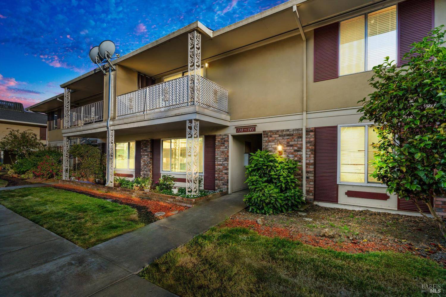 300 Stony Point RD 138, Santa Rosa, CA 95401