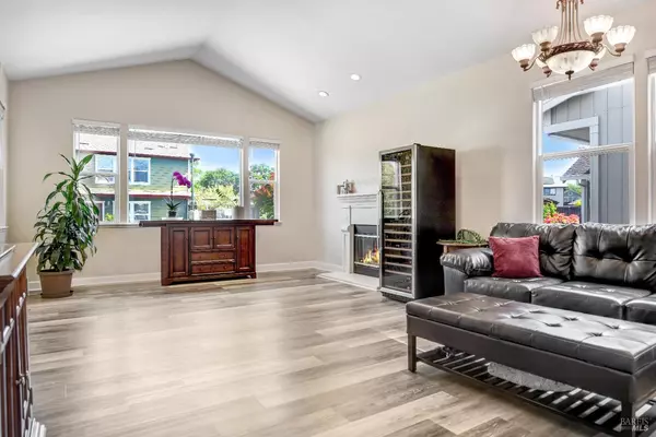 Windsor, CA 95492,888 Starr CIR