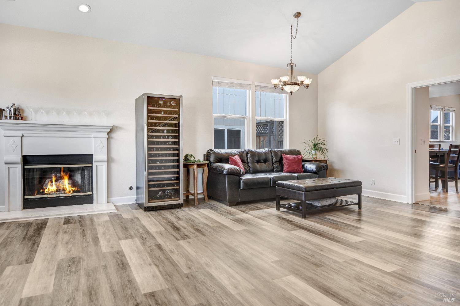 Windsor, CA 95492,888 Starr CIR