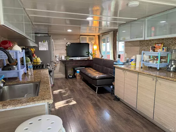 Greenbrae, CA 94904,2130 Redwood HWY G6
