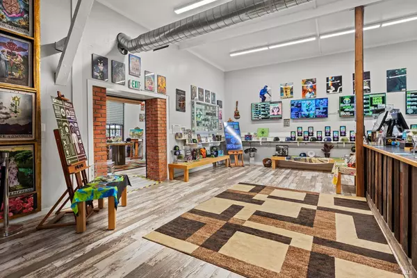 Hopland, CA 95449,13325 S Highway 101