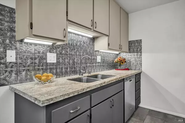Cloverdale, CA 95425,137 Vista View DR