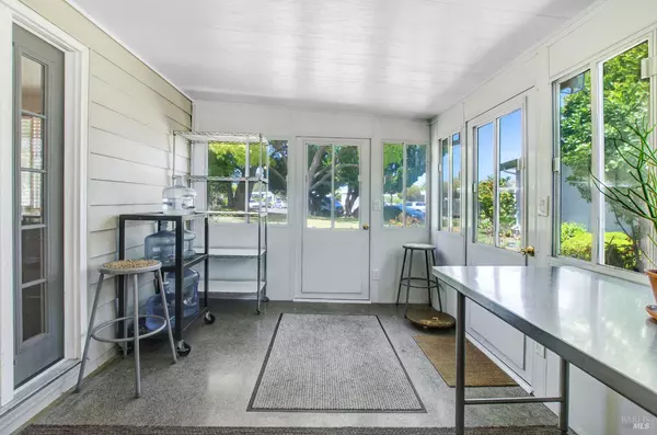 Sonoma, CA 95476,122 Paseo Palencia