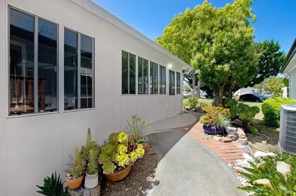 Sonoma, CA 95476,122 Paseo Palencia