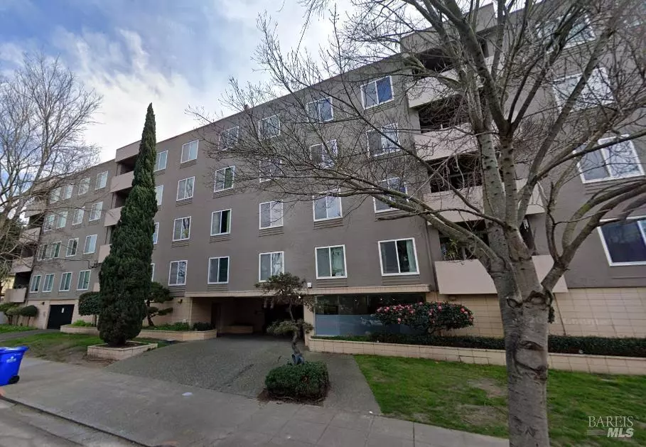 Oakland, CA 94610,330 Vernon ST 201