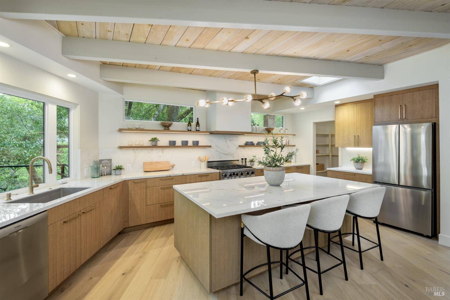 Glen Ellen, CA 95442,1095 Robertson RD