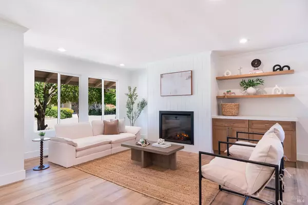 Healdsburg, CA 95448,228 Orangewood DR