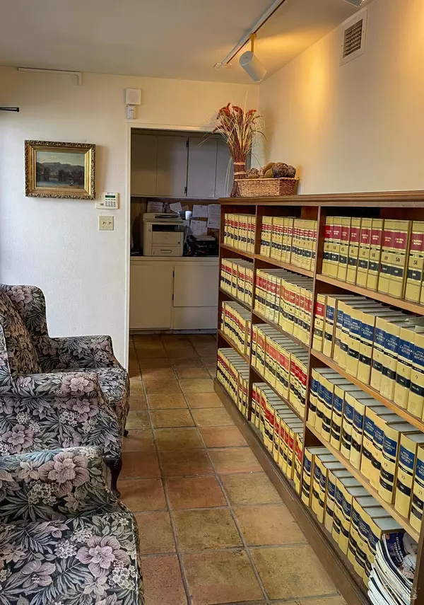 Napa, CA 94558,3266 Villa LN