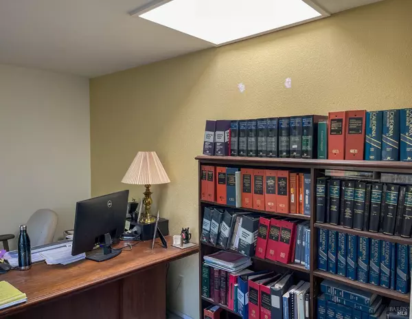 Napa, CA 94558,3266 Villa LN