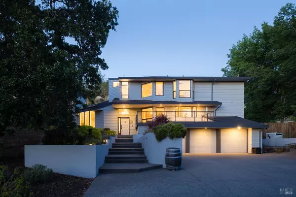 3116 Las Mesitas DR, Santa Rosa, CA 95405