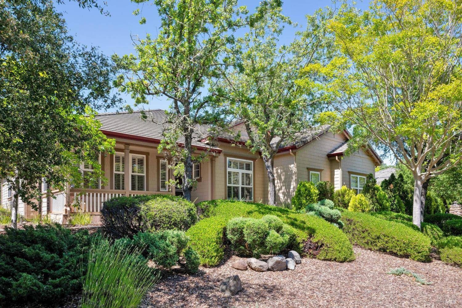 90 Oak Shade LN, Novato, CA 94945