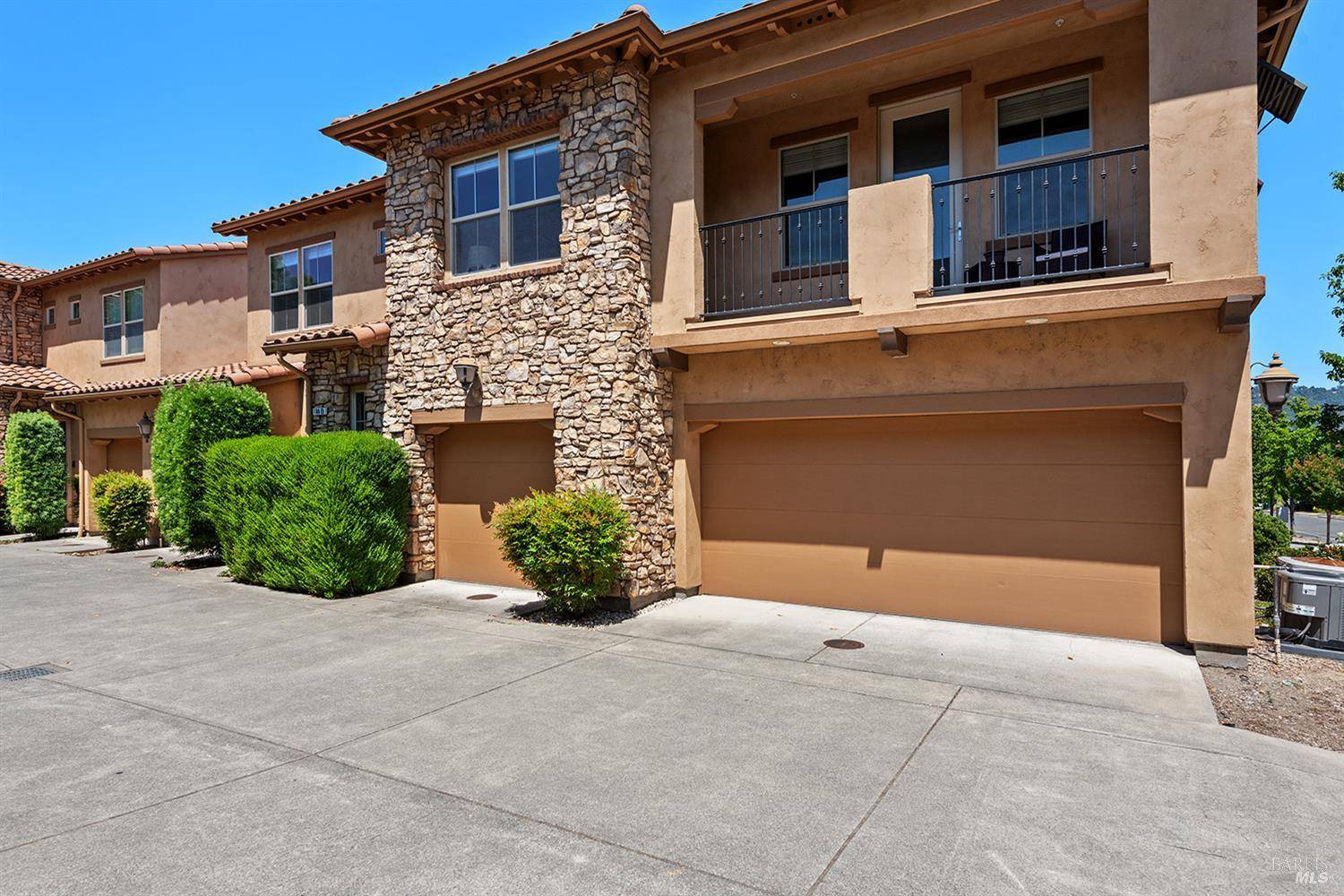 180 Healdsburg AVE B, Cloverdale, CA 95425