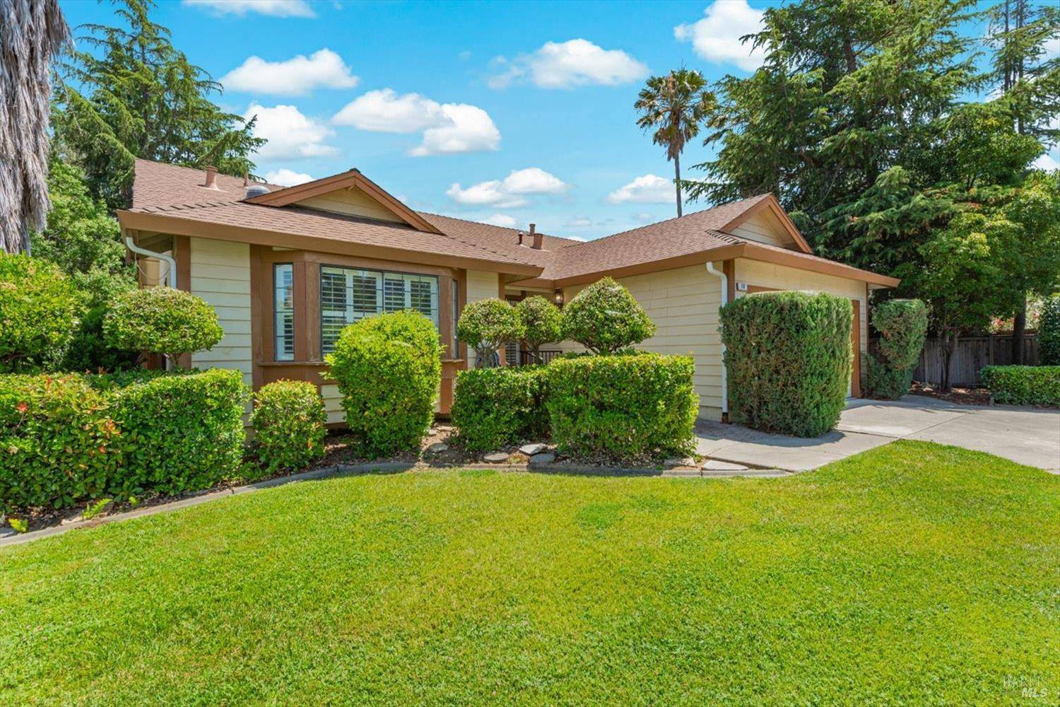 Vacaville, CA 95687,107 White Sands DR