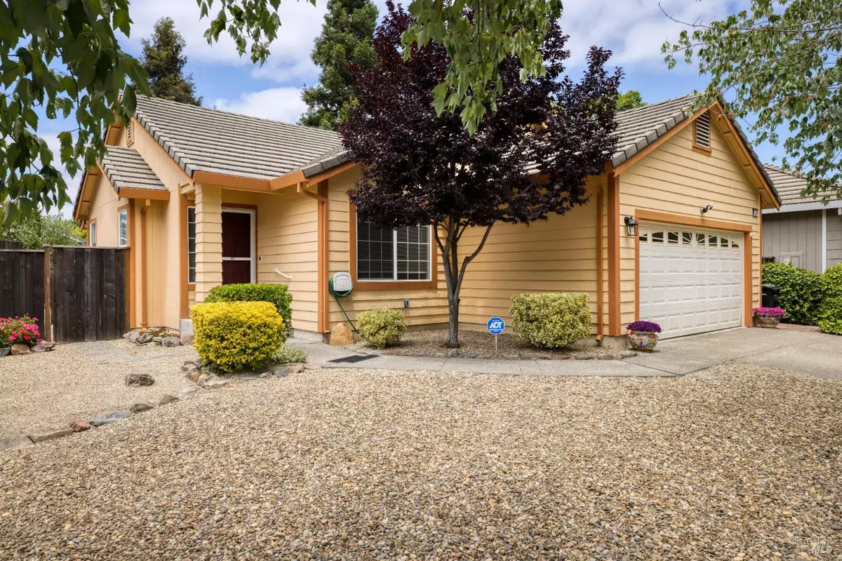 Windsor, CA 95492,355 Sugar Maple LN