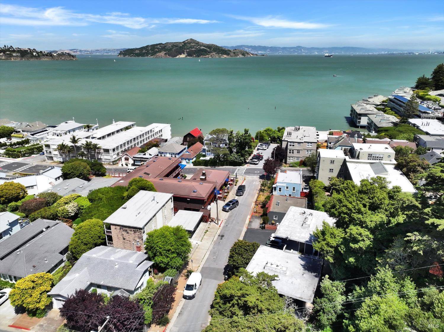 Sausalito, CA 94965,311 Valley ST