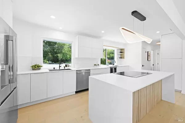 120 Fairway DR, Novato, CA 94949