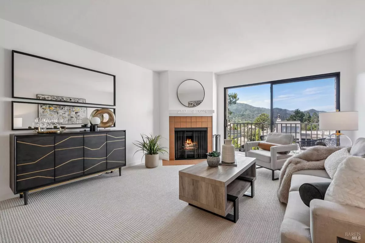 Greenbrae, CA 94904,955 Via Casitas