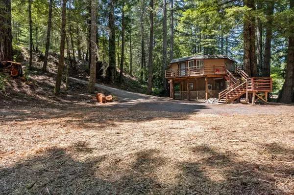 Willits, CA 95490,25273 Bluejay LN