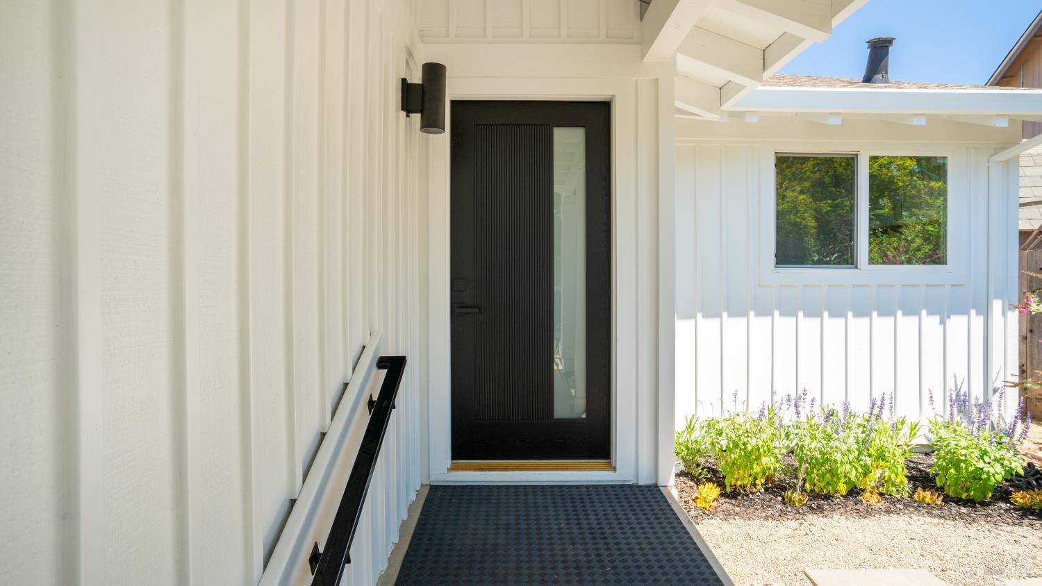 214 Hummingbird CT, Healdsburg, CA 95448