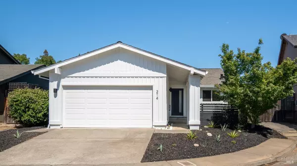 214 Hummingbird CT, Healdsburg, CA 95448