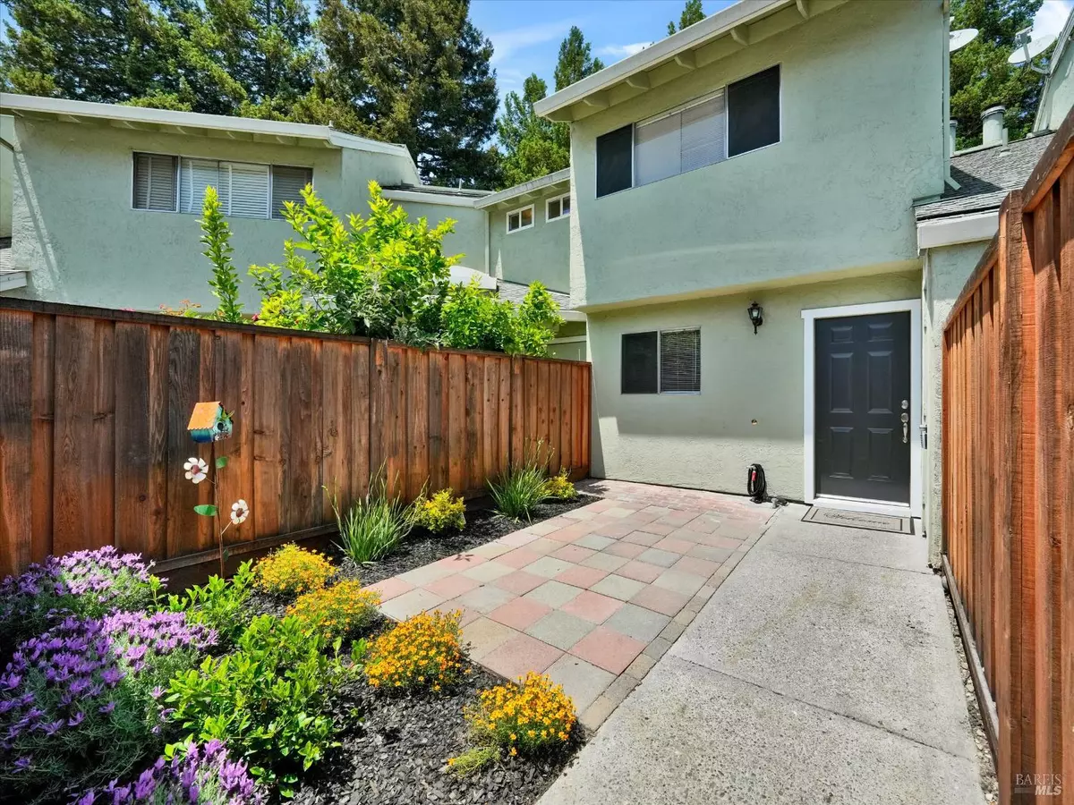 Rohnert Park, CA 94928,576 Racquet Club CIR