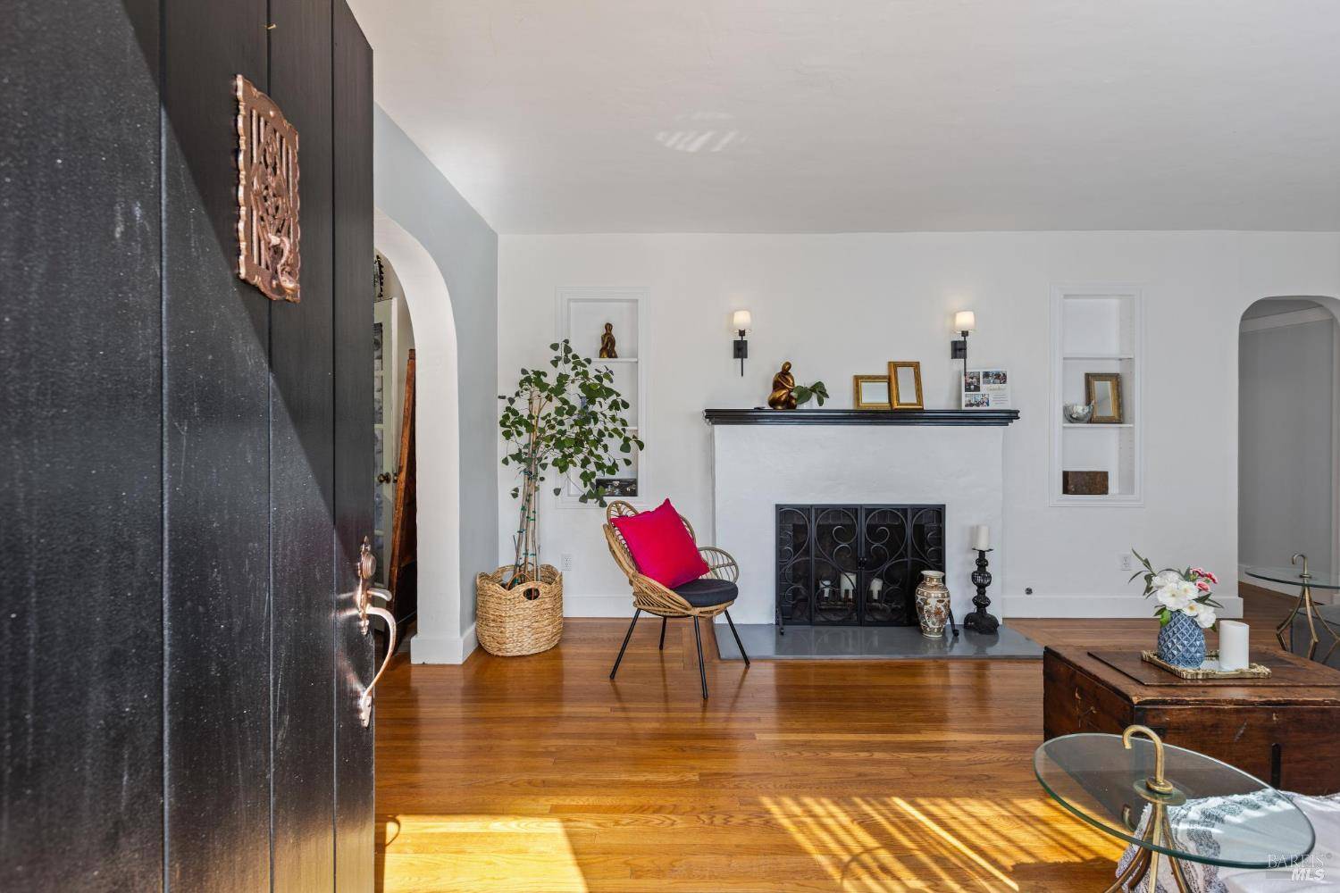 San Rafael, CA 94903,26 Adrian WAY