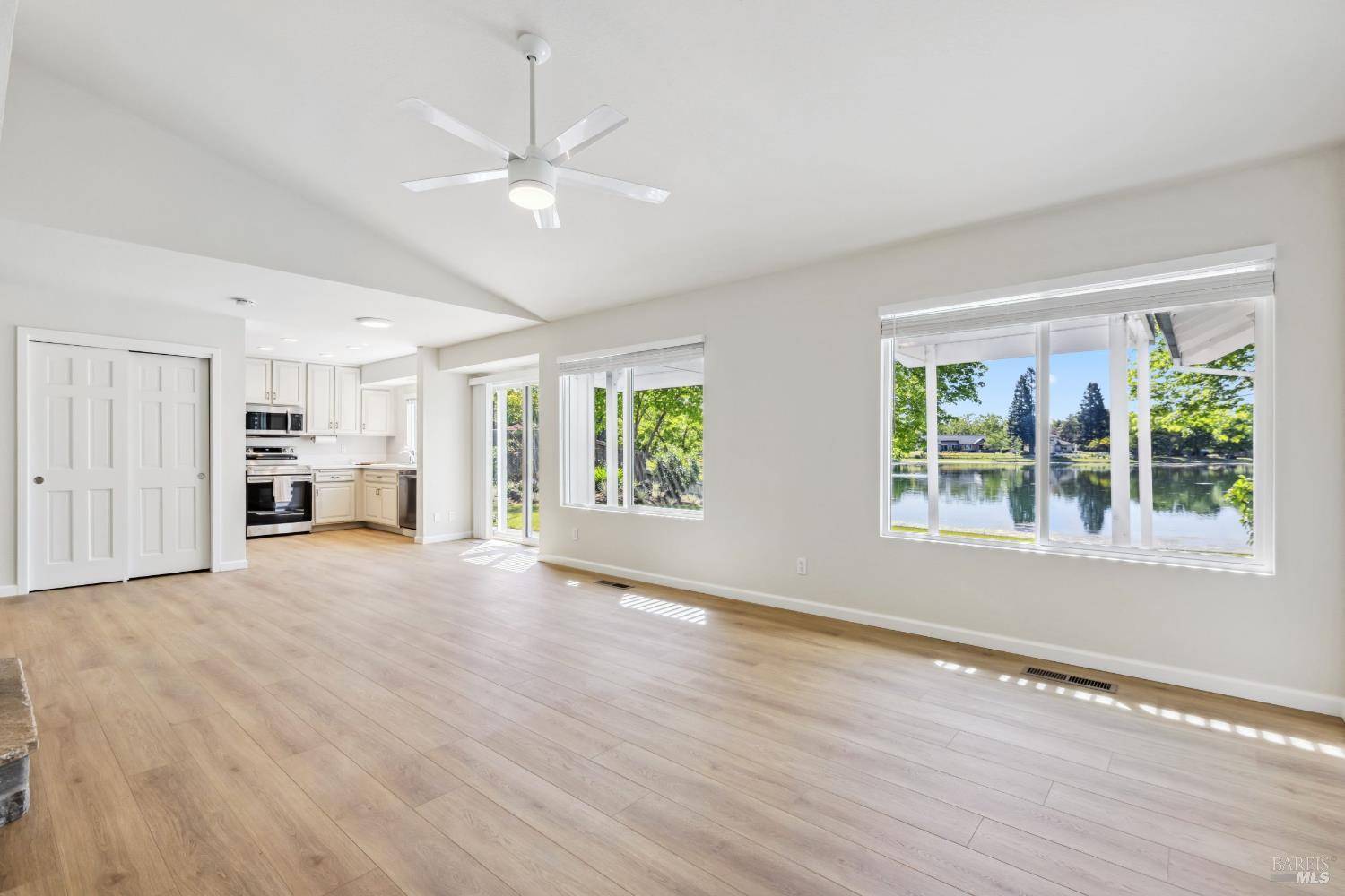 Windsor, CA 95492,9340 Lakewood DR