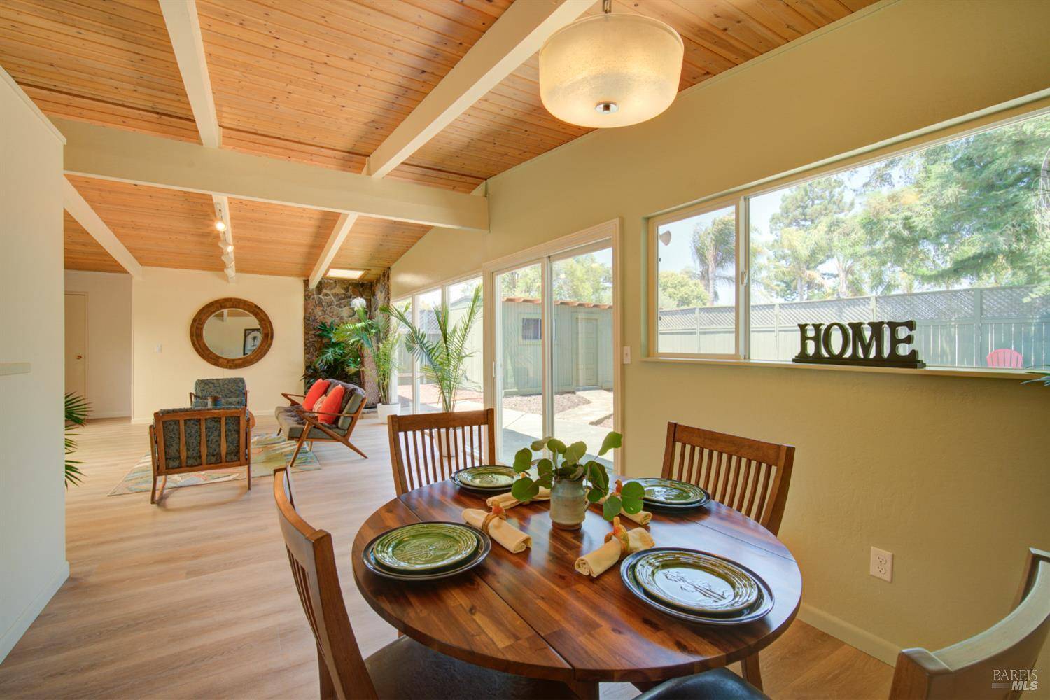Rohnert Park, CA 94928,330 Bonnie AVE