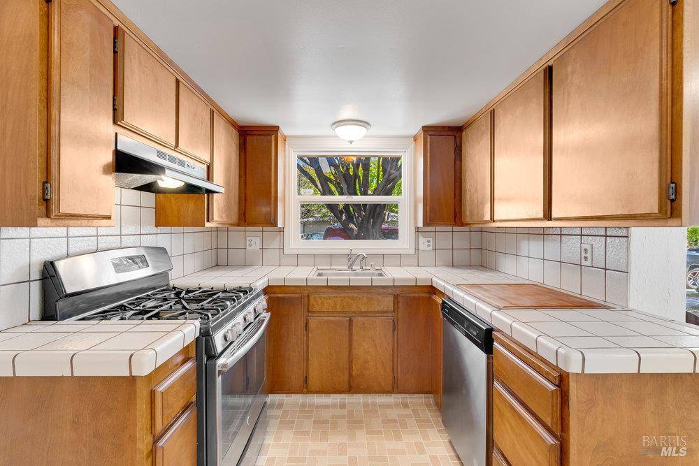 Hayward, CA 94541,1107 Cotter WAY