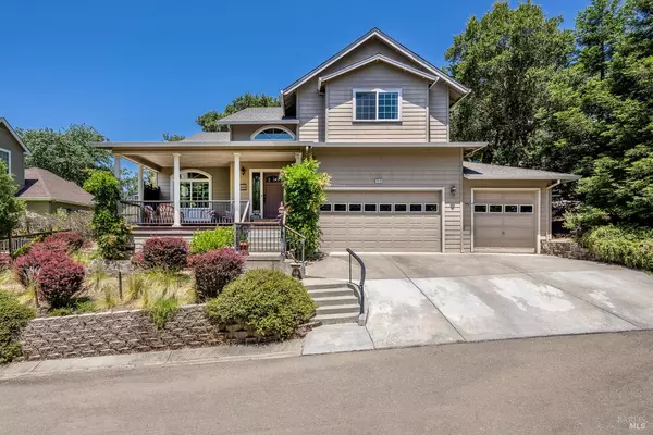 230 Clear Ridge DR, Healdsburg, CA 95448