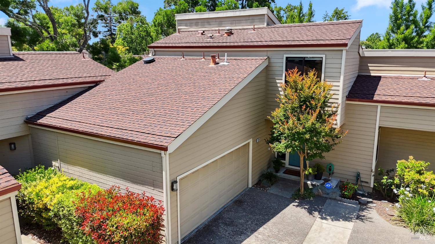 4724 Shade Tree LN, Santa Rosa, CA 95405