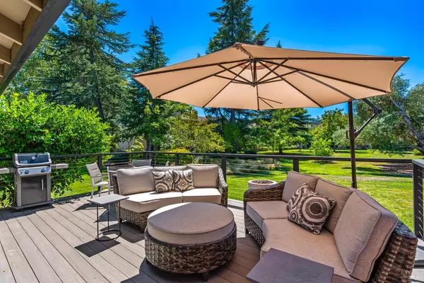 135 Vineyard CIR, Yountville, CA 94599