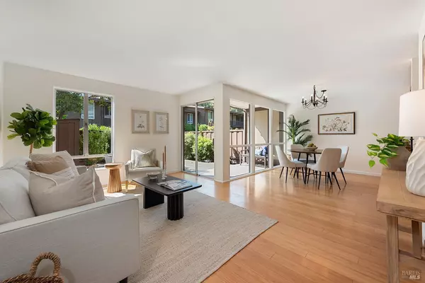 52 Surrey LN, San Rafael, CA 94903