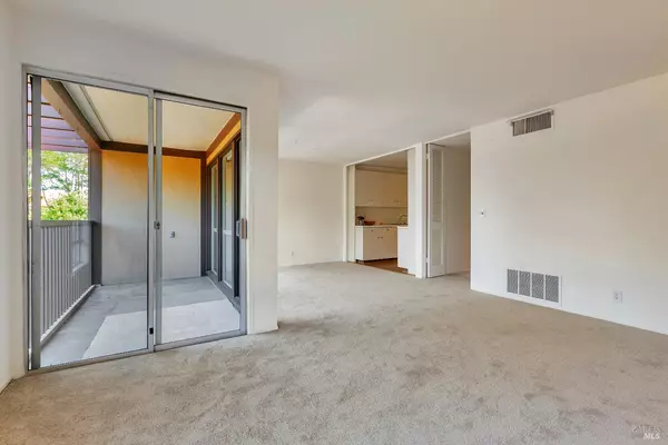 San Rafael, CA 94903,94 Forest LN