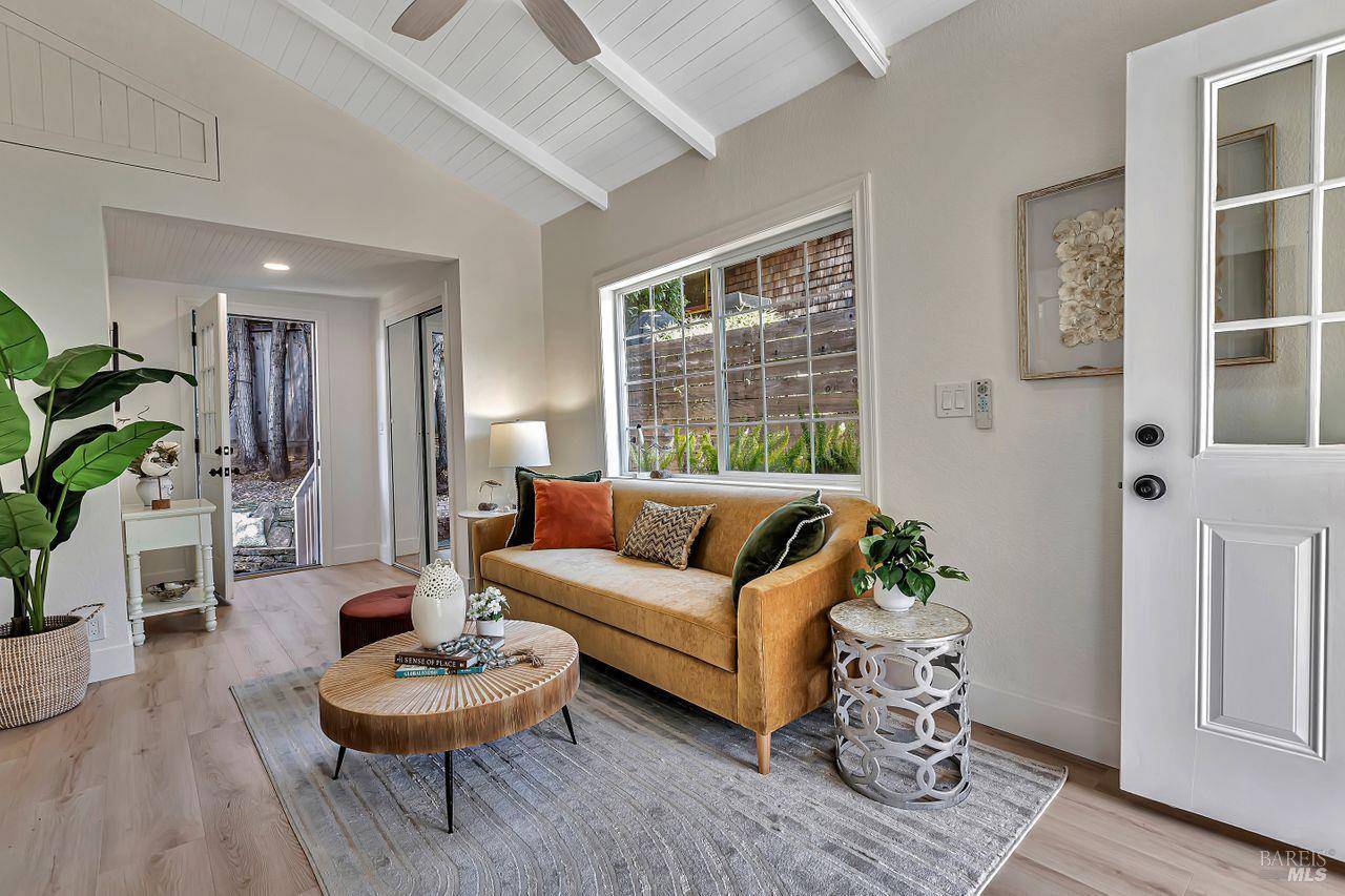Fairfax, CA 94930,77 Taylor DR