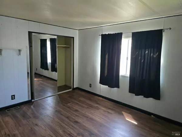 Santa Rosa, CA 95407,215 Apple LN