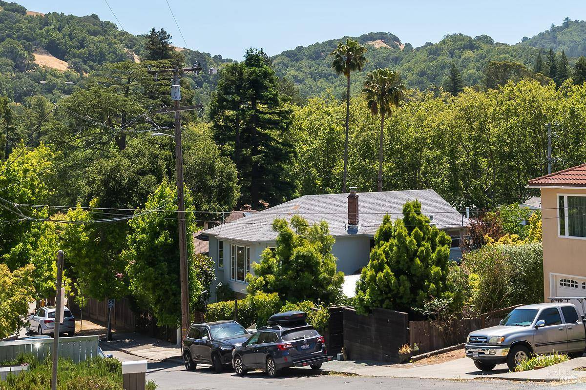 Fairfax, CA 94930,51 Hickory RD