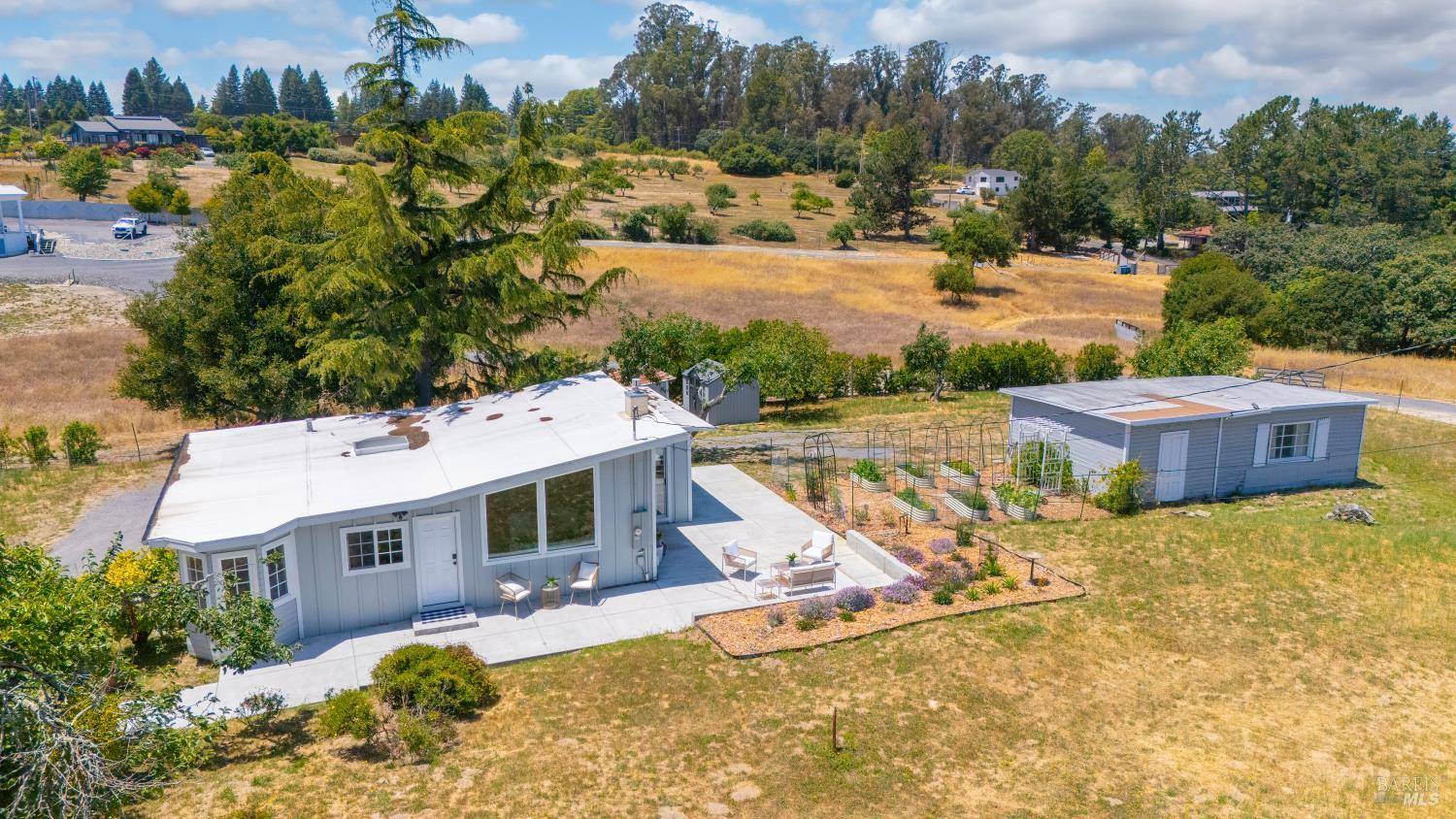 1850 Blucher Valley RD, Sebastopol, CA 95472