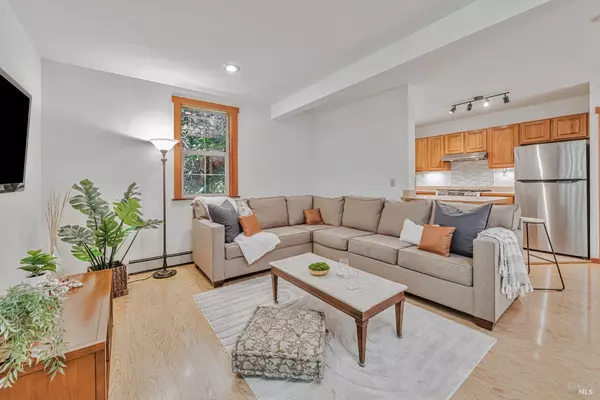 15217 Canyon 7 RD, Guerneville, CA 95446