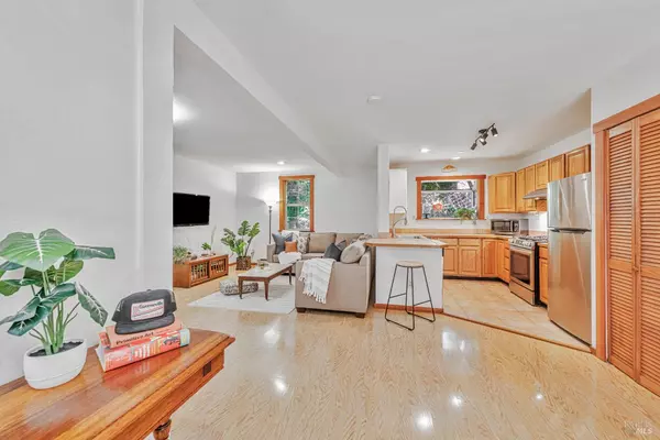 15217 Canyon 7 RD, Guerneville, CA 95446